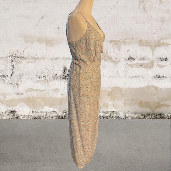 WAYF NWOT Electric Floral Wrap Dress In Blue Ditsy Size Large - Picture 3 of 6